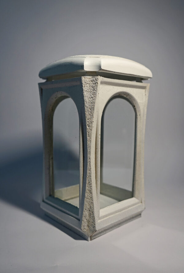 Biały znicz żywiczny lampion retro