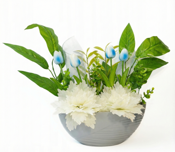 Stroik wielkanocny z tulipanami w doniczce